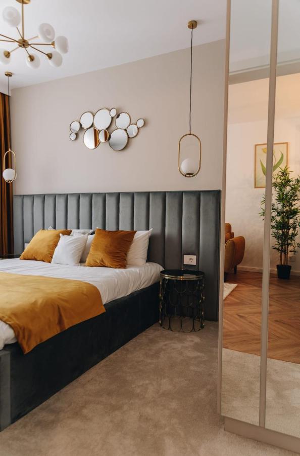 Tulip Apartment Орадя Экстерьер фото