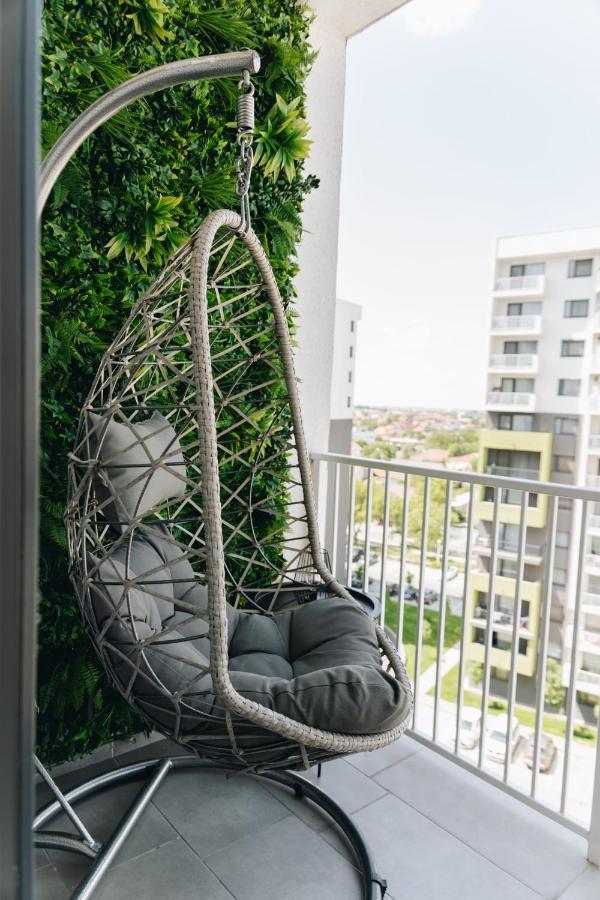 Tulip Apartment Орадя Экстерьер фото