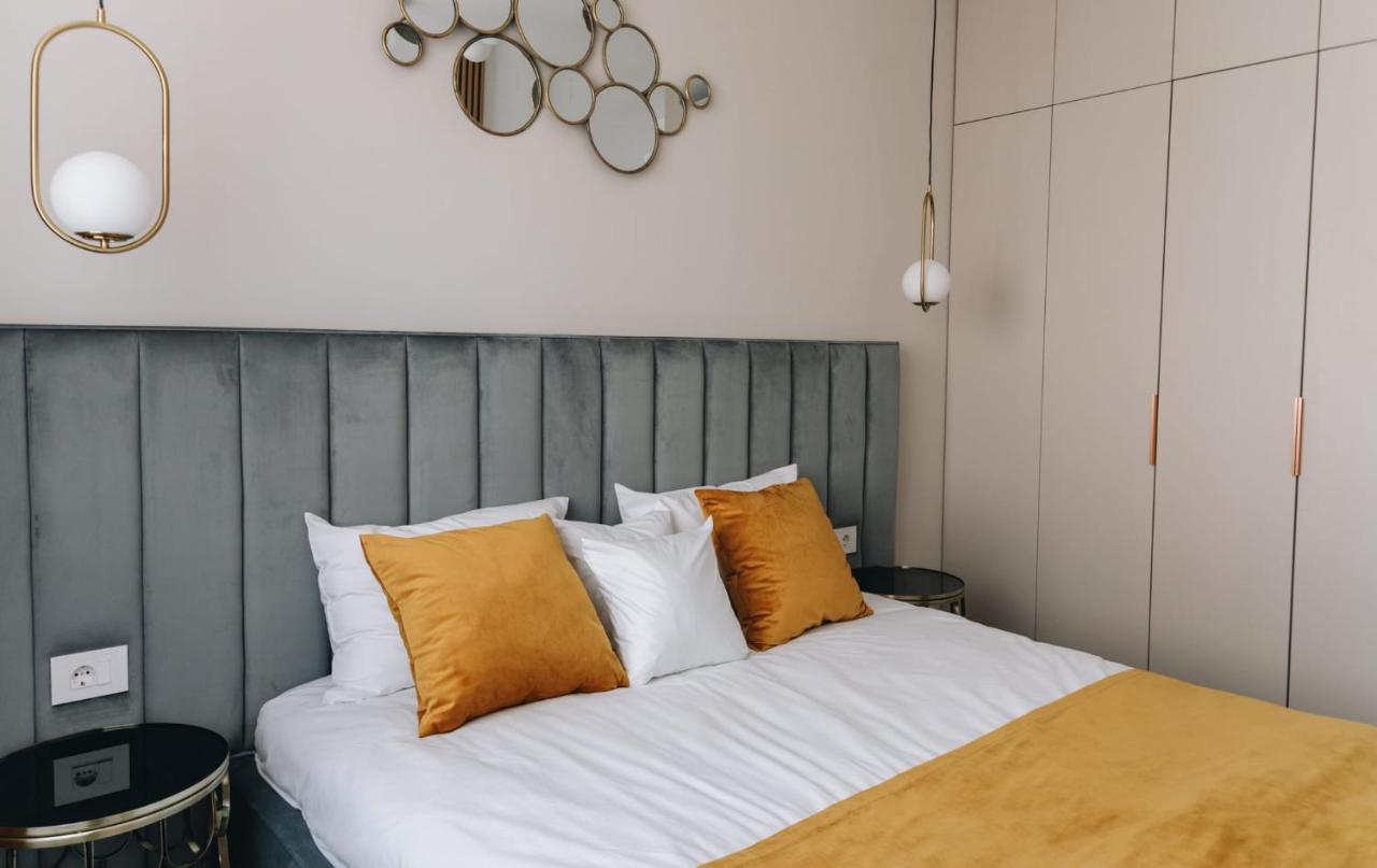 Tulip Apartment Орадя Экстерьер фото