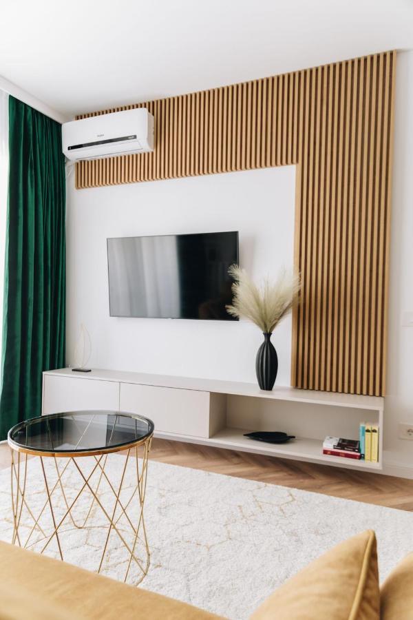 Tulip Apartment Орадя Экстерьер фото
