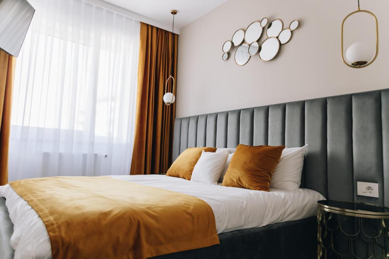 Tulip Apartment Орадя Экстерьер фото